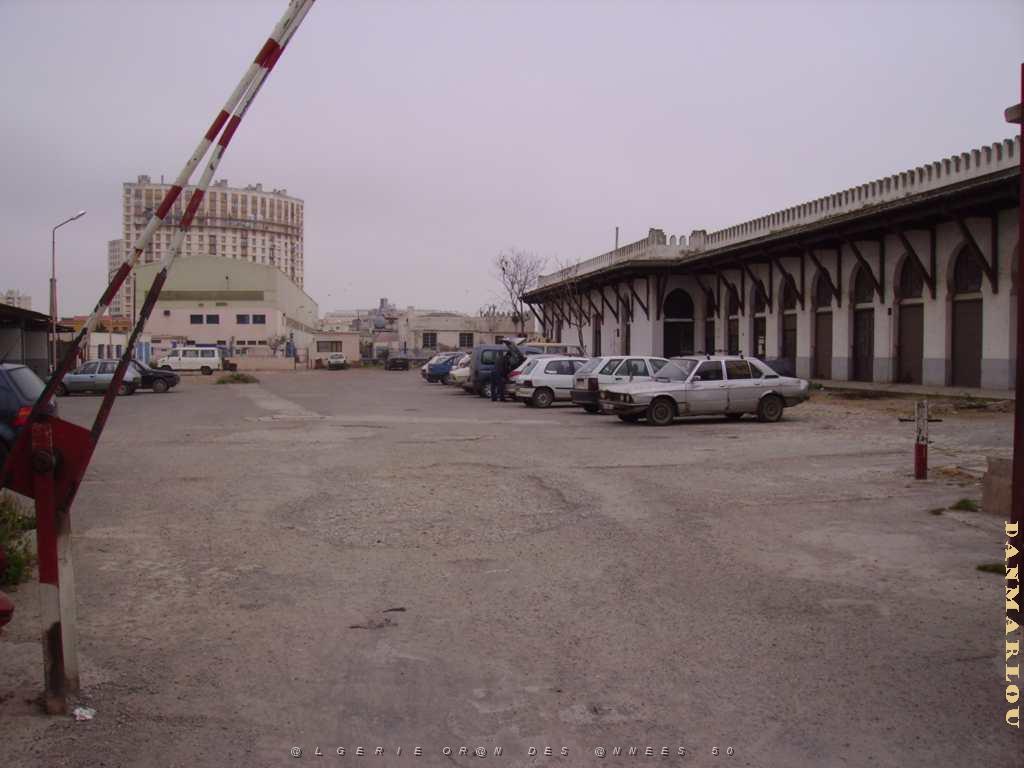 ORAN esplanade de la gare ou nous jouions au foot.JPG